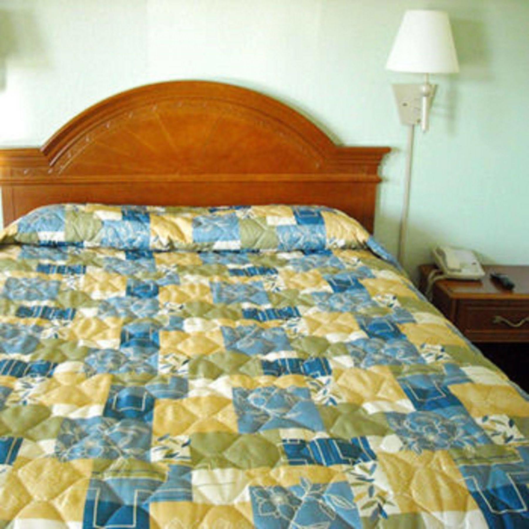 Whispering Pines Motel - Эшвилл Номер фото
