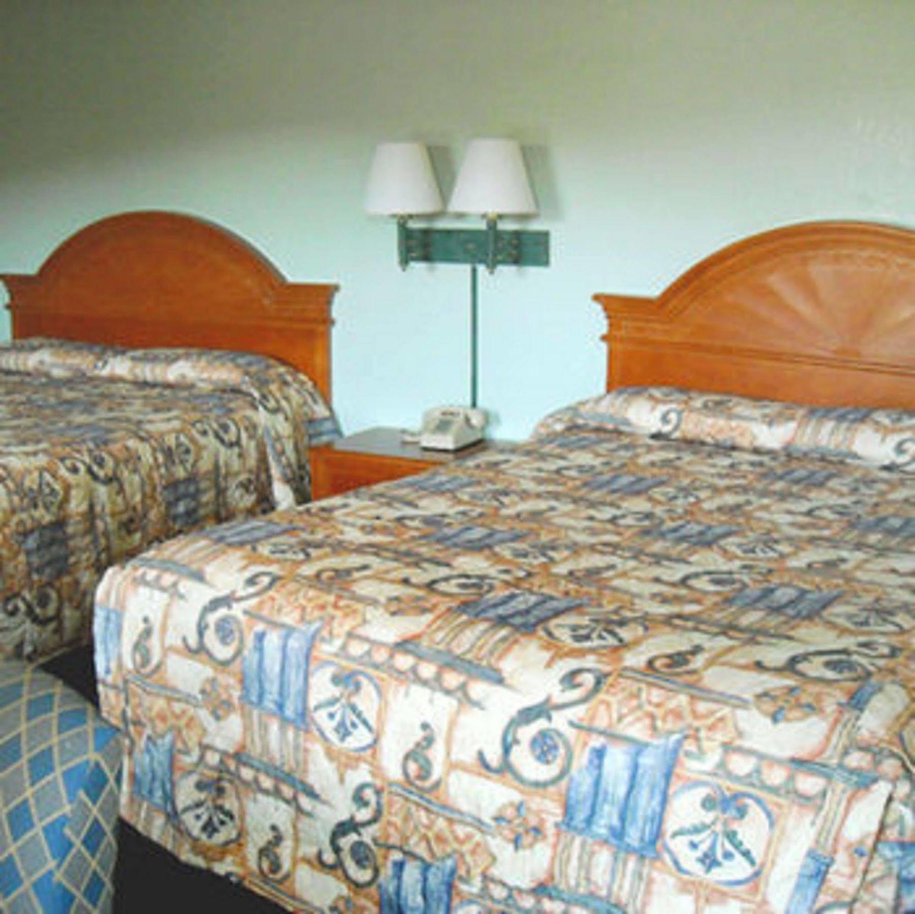 Whispering Pines Motel - Эшвилл Номер фото