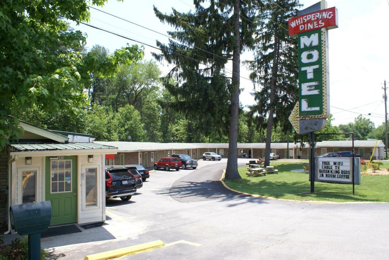 Whispering Pines Motel - Эшвилл Экстерьер фото